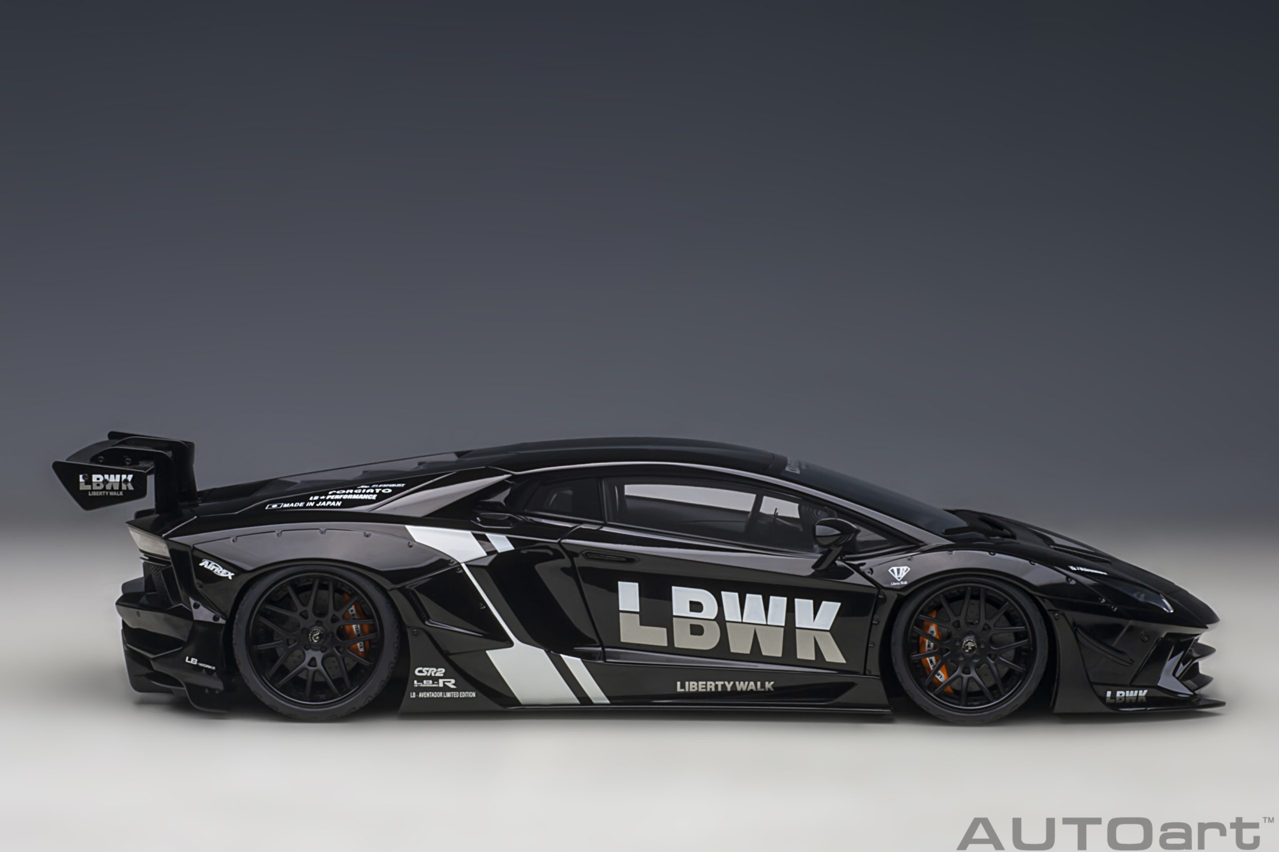 Liberty Walk LB-Works Lamborghini Aventador Limited Edition (LBWK Livery) - Figura 5