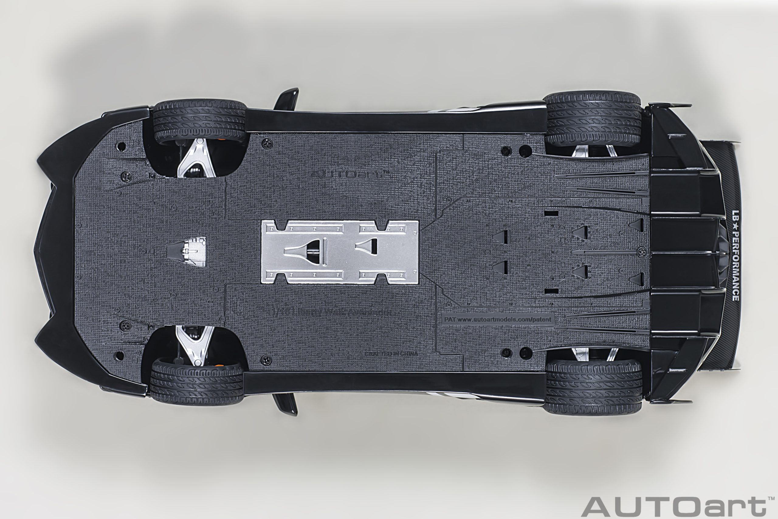 Liberty Walk LB-Works Lamborghini Aventador Limited Edition (LBWK Livery) - Figura 9