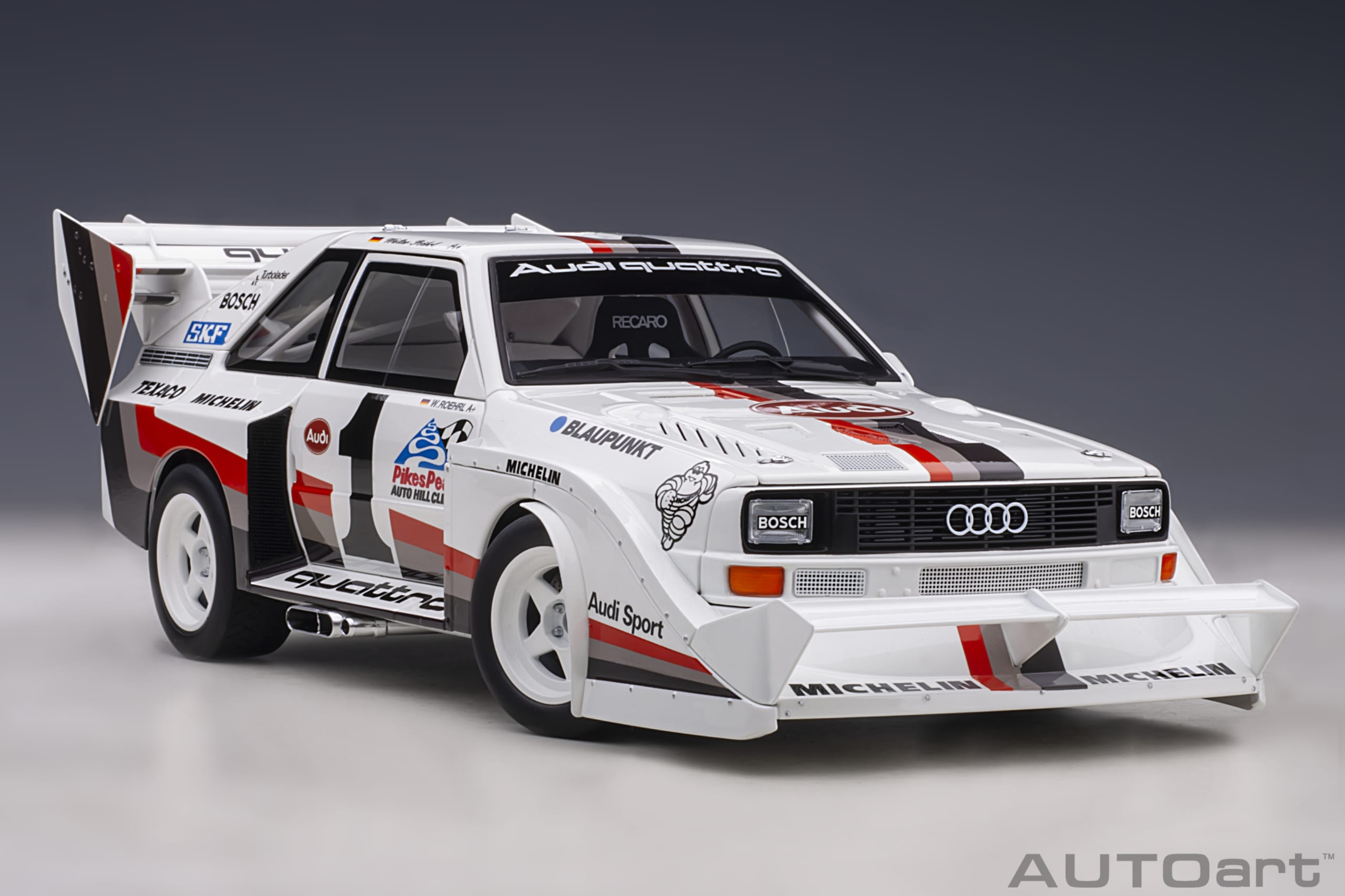 Audi Sport quattro S1 Pikes Peak 1987 Röhrl #1 (Winner) (Sondermodell mit Vitrine und Figur) - Figura 17