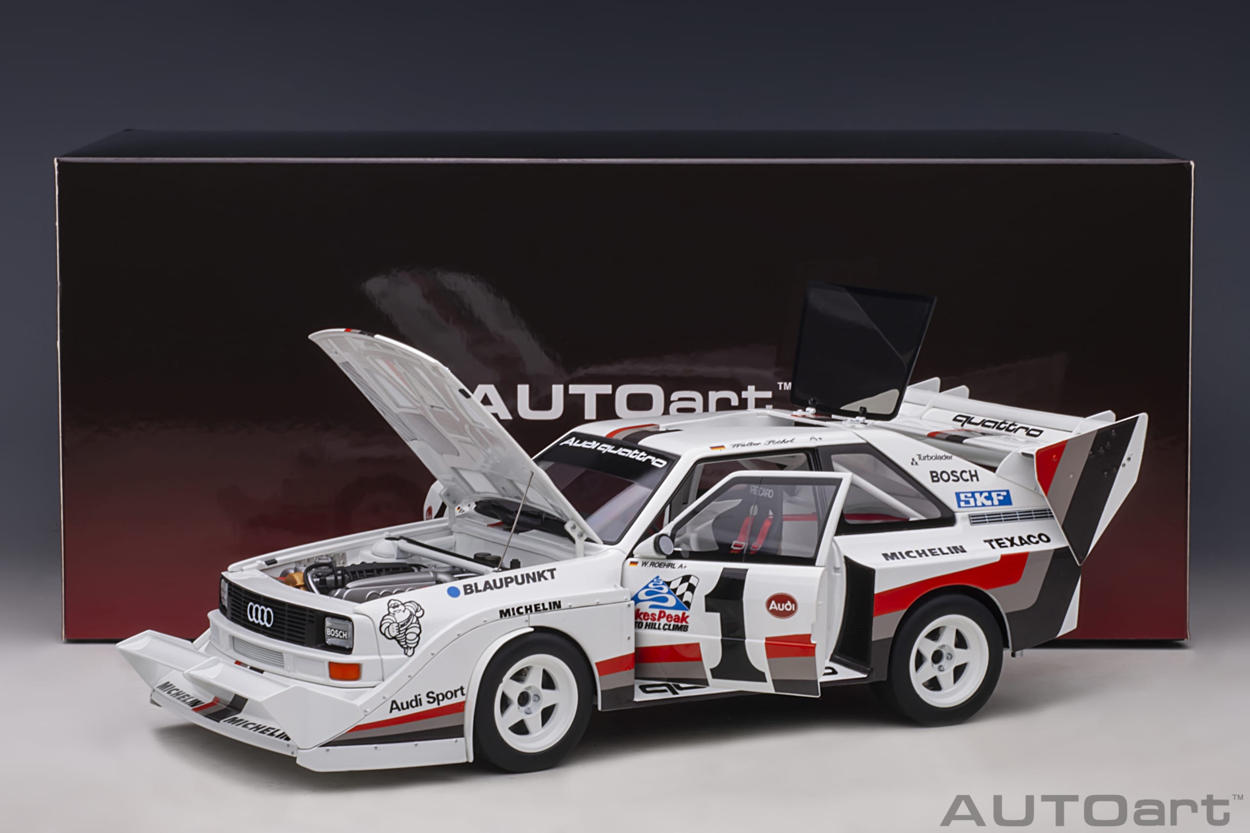 Audi Sport quattro S1 Pikes Peak 1987 Röhrl #1 (Winner) (Sondermodell mit Vitrine und Figur) - Figura 20