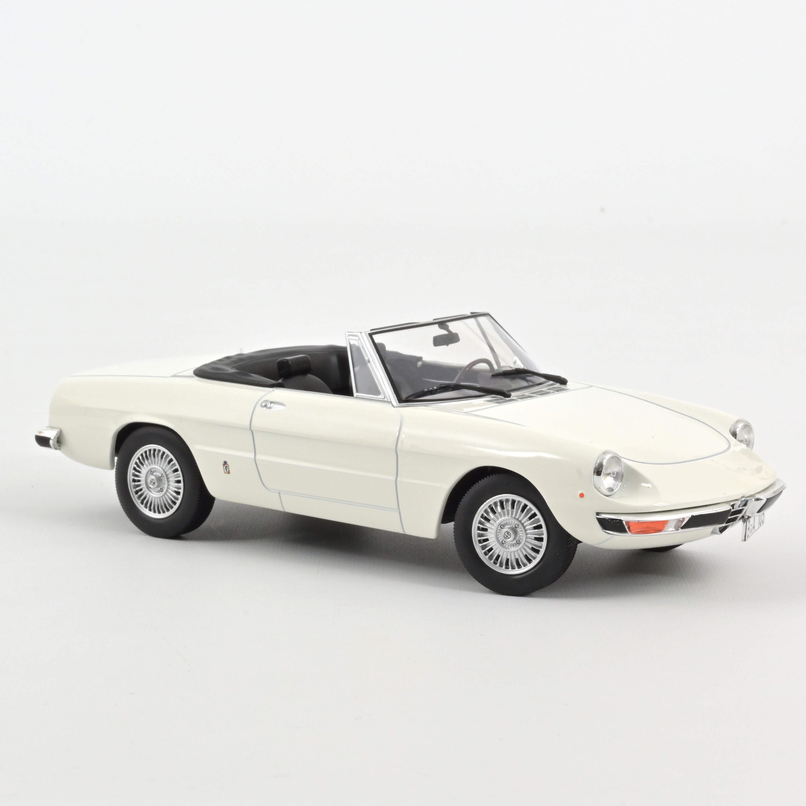 Alfa Romeo 2000 Spider 1978 White