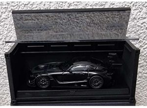 Mercedes AMG GT3 #4 with container & figure, black 2018