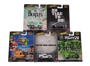 Pop Culture/Entertainment Series assortment of 5pcs