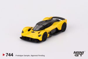 ASTON MARTIN VALKYRIE YELLOW 2023