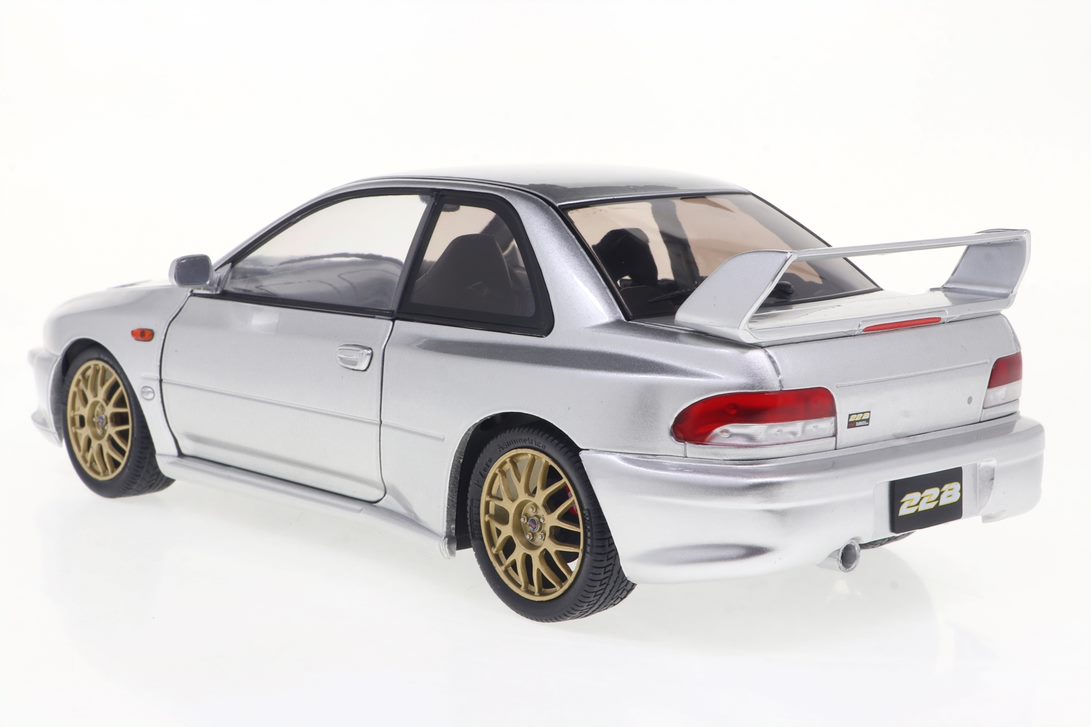 SUBARU IMPREZA 22B SILVER 1998 - Image 8