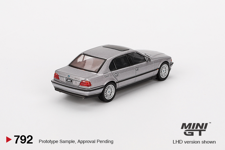 BMW E38 750 IL ASPEN SILVER METALLIC 2000 - Figura 2