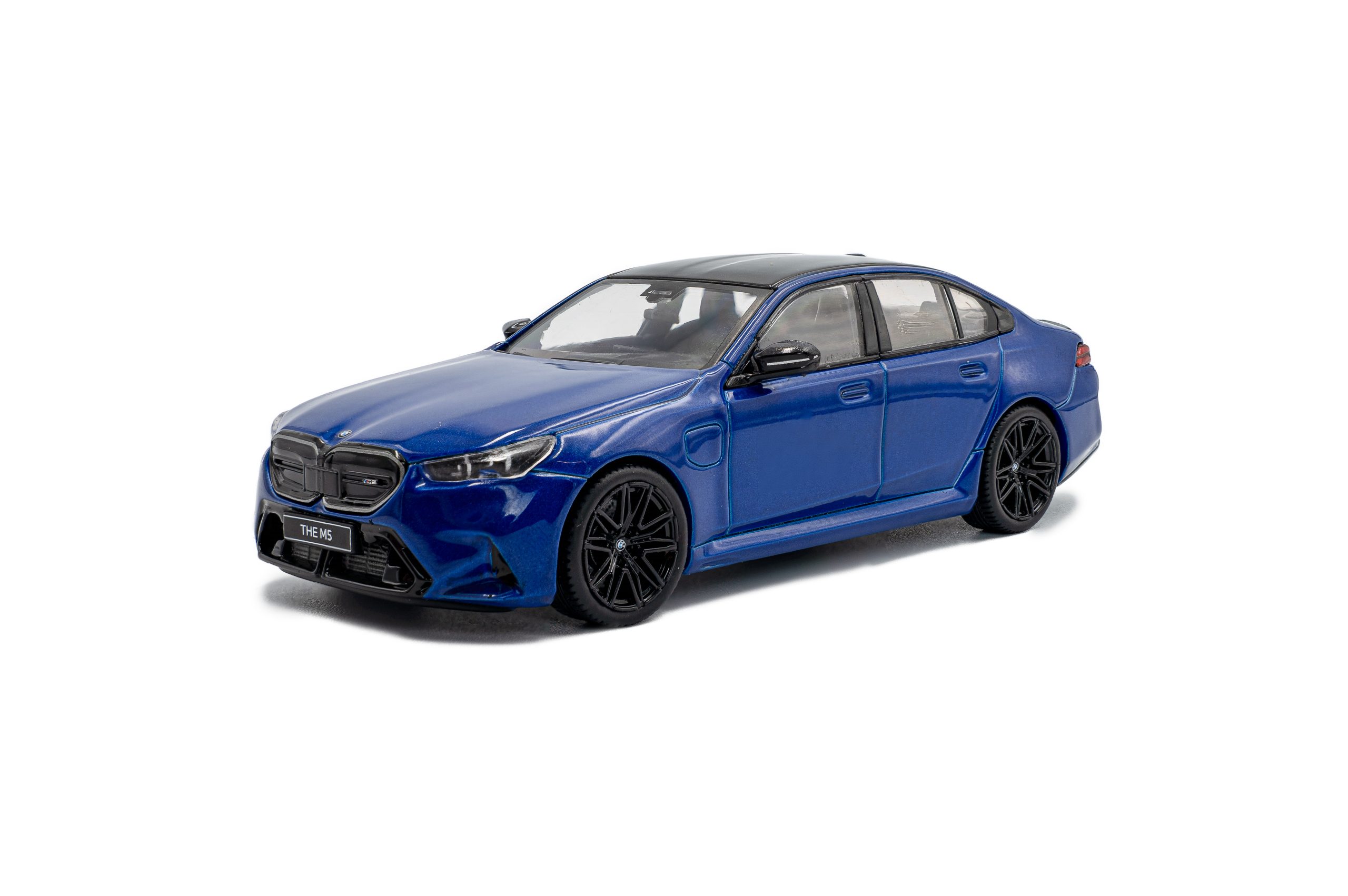 BMW G90 M5 SEDAN MARINA BAY BLUE 2024