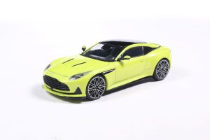 ASTON MARTIN DB12 LIME ESSENCE 2023